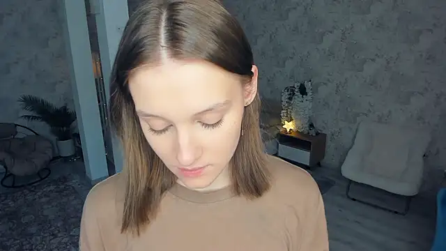 LianneBynon online show from February 2026 08:43:01 AM