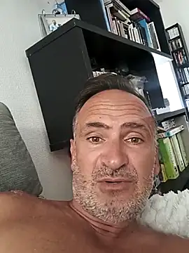 Snapshot of bobo672 chatting on May 2026 09:17:01 AM bobo672 online show from May 2026 09:17:01 AM