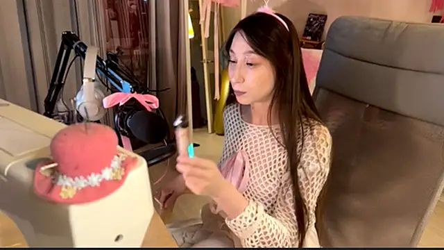 Snapshot of karinasun chatting on February 2026 05:33:01 PM karinasun online show from February 2026 05:33:01 PM