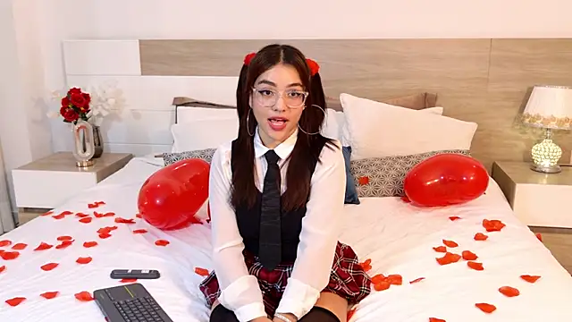 Snapshot of AntonellaBons chatting on February 2026 06:54:01 AM AntonellaBons online show from February 2026 06:54:01 AM