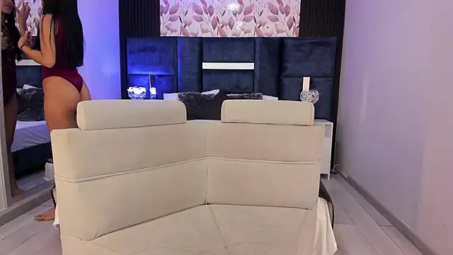 AllanaOrtiz   online show from February 2026 07:55:02 PM