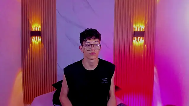 Snapshot of Christopher_Hunter chatting on February 2026 07:45:01 PM Christopher Hunter online show from February 2026 07:45:01 PM