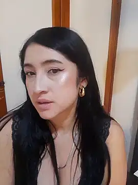 Snapshot of Maitebigboobs chatting on February 2026 01:46:01 AM Maitebigboobs online show from February 2026 01:46:01 AM