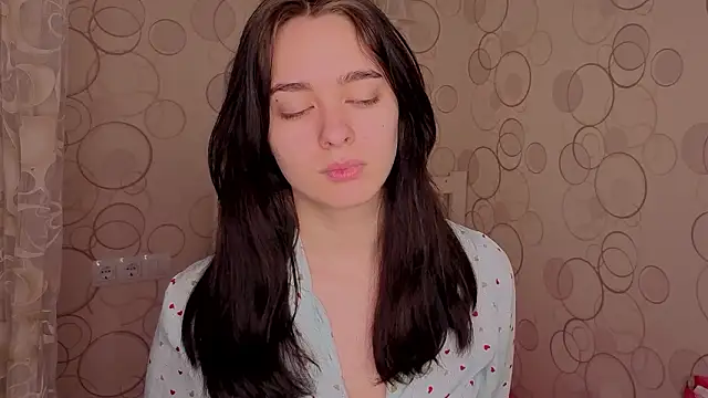 Snapshot of GinnyKittle chatting on February 2026 06:01:02 PM GinnyKittle online show from February 2026 06:01:02 PM