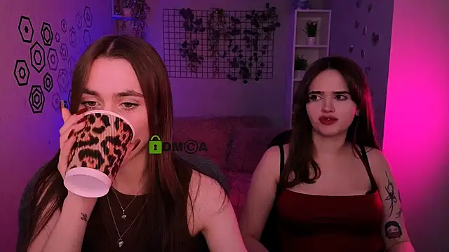 laurenmurrr online show from June 2026 12:18:01 PM