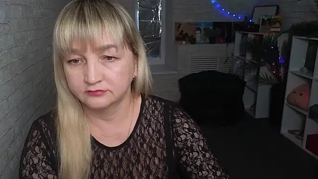 Lily Luxee online show from February 2026 07:18:01 AM