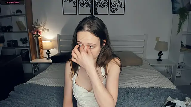 Snapshot of MalvinaTrafford chatting on February 2026 08:43:01 PM MalvinaTrafford online show from February 2026 08:43:01 PM