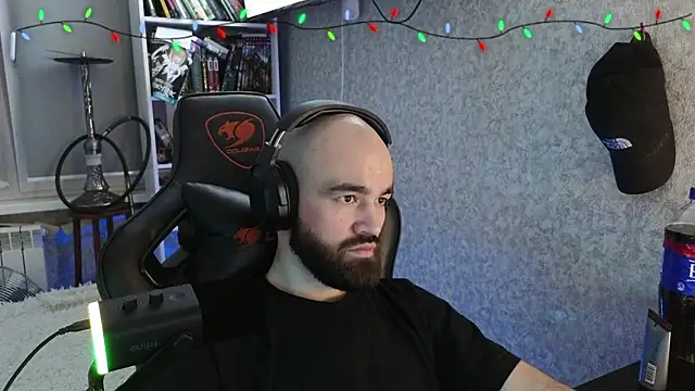 Snapshot of _Mostly_ chatting on February 2026 11:58:02 PM Mostly online show from February 2026 11:58:02 PM