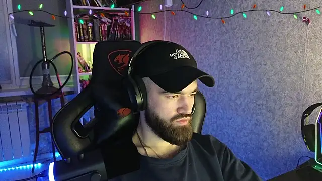 Snapshot of _Mostly_ chatting on March 2026 01:07:02 AM Mostly online show from March 2026 01:07:02 AM