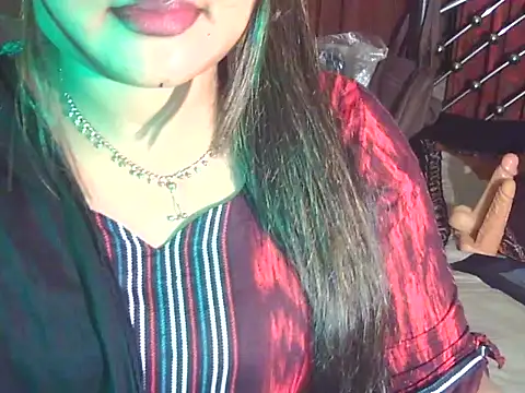 Snapshot of Nusrat_Faria chatting on May 2026 04:14:01 PM Nusrat Faria online show from May 2026 04:14:01 PM