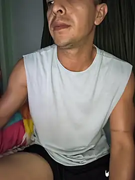 logan-31 online show from February 2026 04:44:01 AM