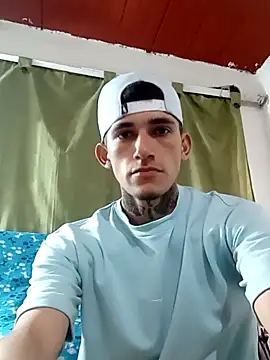 Snapshot of Alexwedcam chatting on February 2026 09:24:01 PM Alexwedcam online show from February 2026 09:24:01 PM