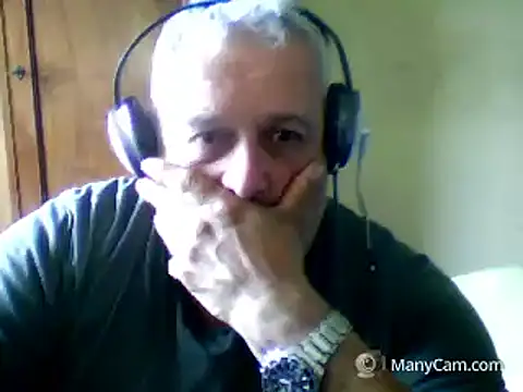 Snapshot of swichcassanesi chatting on April 2026 11:53:02 AM swichcassanesi online show from April 2026 11:53:02 AM