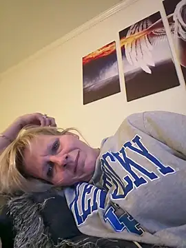 Snapshot of FireAfterDark chatting on February 2026 06:09:01 AM FireAfterDark online show from February 2026 06:09:01 AM