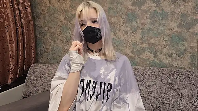 Snapshot of Yunakiss chatting on February 2026 07:32:01 PM Yunakiss online show from February 2026 07:32:01 PM