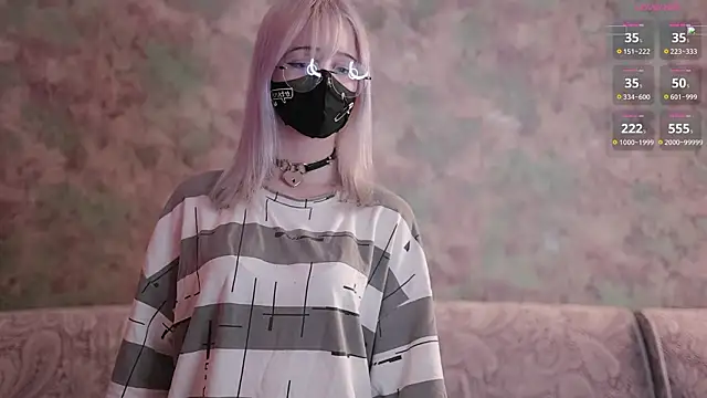 Snapshot of Yunakiss chatting on March 2026 09:17:01 PM Yunakiss online show from March 2026 09:17:01 PM