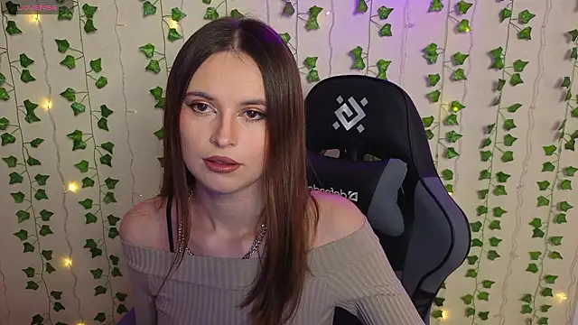 Snapshot of AliceIMonta chatting on March 2026 05:37:02 PM AliceIMonta online show from March 2026 05:37:02 PM