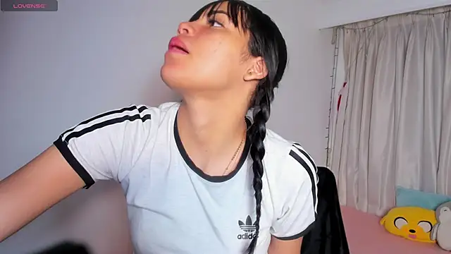 Snapshot of kendall_hernandez chatting on February 2026 02:13:01 PM kendall hernandez online show from February 2026 02:13:01 PM