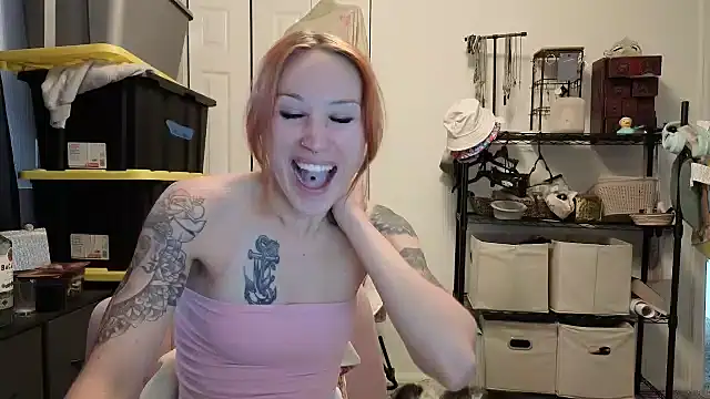 Snapshot of ThornsandHoney chatting on May 2026 05:53:02 PM ThornsandHoney online show from May 2026 05:53:02 PM