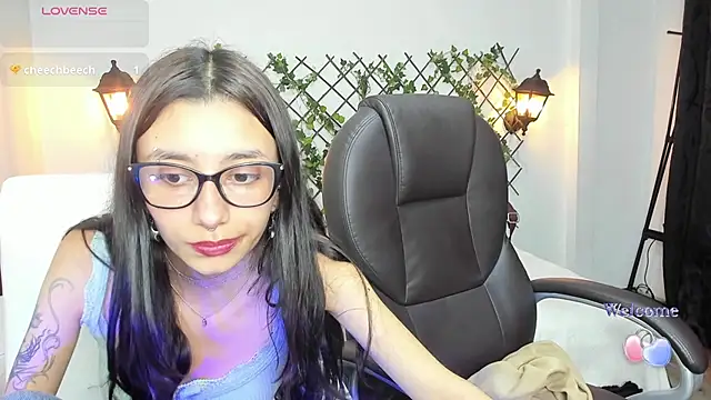 nana  rousse online show from February 2026 11:52:02 PM