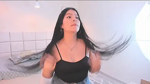 Snapshot of Hanna_Lee4 chatting on February 2026 02:20:02 AM Hanna Lee4 online show from February 2026 02:20:02 AM