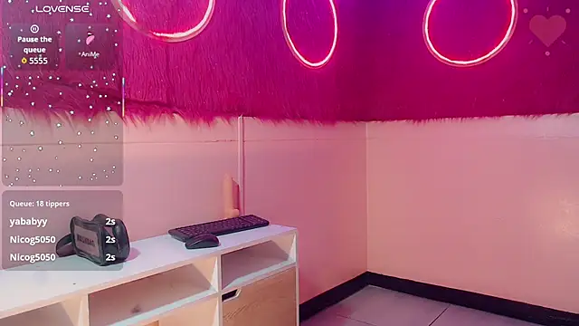 isabella vogue online show from February 2026 11:10:01 AM