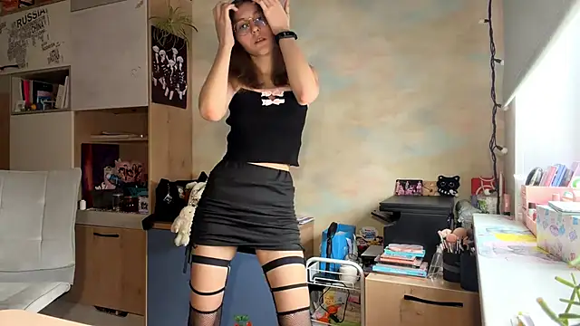 Snapshot of Miaaa_Moon chatting on February 2026 09:49:02 AM Miaaa Moon online show from February 2026 09:49:02 AM