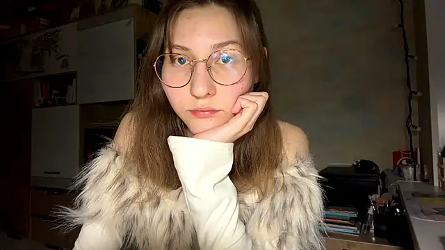 Snapshot of Miaaa_Moon chatting on February 2026 04:58:02 PM Miaaa Moon online show from February 2026 04:58:02 PM