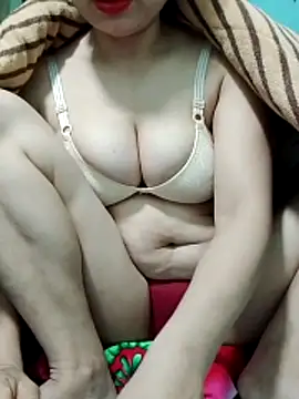 Snapshot of Kathylove_2026 chatting on February 2026 01:04:01 PM Kathylove 2026 online show from February 2026 01:04:01 PM