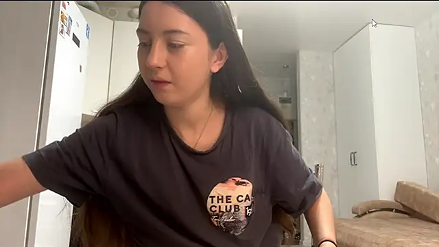 Snapshot of ZyntraLoom chatting on February 2026 12:59:02 PM ZyntraLoom online show from February 2026 12:59:02 PM