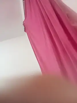 Snapshot of Yasminfachini chatting on February 2026 06:09:01 AM Yasminfachini online show from February 2026 06:09:01 AM