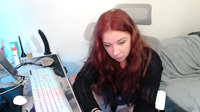 Snapshot of AustrianGirl99AtWork chatting on February 2026 12:40:02 AM AustrianGirl99AtWork online show from February 2026 12:40:02 AM