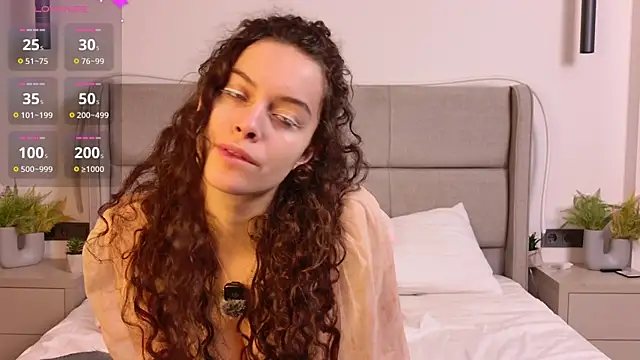 Snapshot of Luna_Starlight chatting on February 2026 09:12:02 PM Luna Starlight online show from February 2026 09:12:02 PM