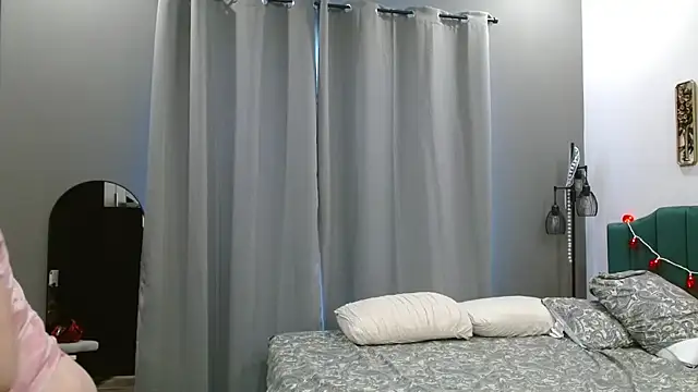 Snapshot of HazelSkyesChat chatting on February 2026 08:27:02 PM HazelSkyesChat online show from February 2026 08:27:02 PM