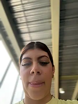 Snapshot of abyyhills chatting on March 2026 05:20:01 PM abyyhills online show from March 2026 05:20:01 PM