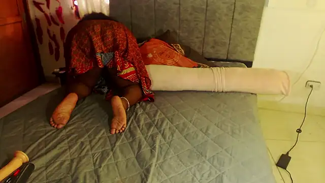 karlaebony online show from February 2026 03:45:01 PM