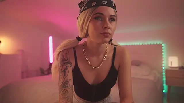 Sarah Pink online show from January 2025 05:23:02 PM