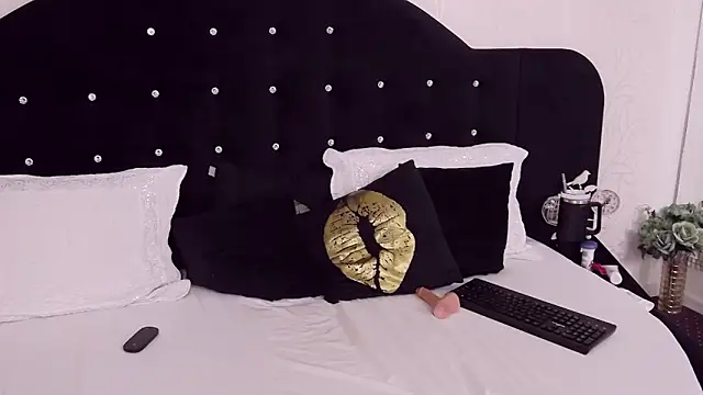 Snapshot of TatianaNova chatting on January 2026 07:11:01 PM TatianaNova online show from January 2026 07:11:01 PM