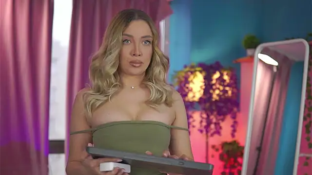 Snapshot of NadyaBlue chatting on March 2026 05:19:01 AM NadyaBlue online show from March 2026 05:19:01 AM