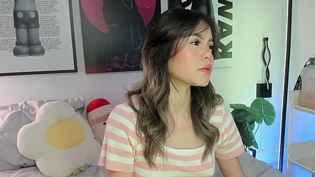 Snapshot of Hey_lucy__ chatting on April 2026 11:25:02 AM Hey lucy online show from April 2026 11:25:02 AM