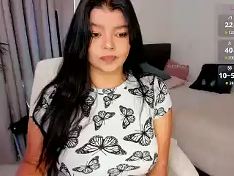 Snapshot of moonhelen chatting on February 2026 06:58:01 PM moonhelen online show from February 2026 06:58:01 PM