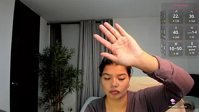 moonhelen online show from May 2026 04:20:02 AM