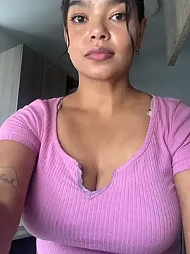 moonhelen online show from May 2026 06:05:02 PM
