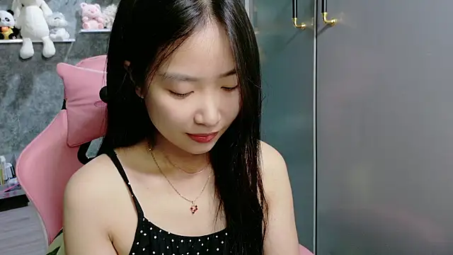 Snapshot of Linne6789 chatting on June 2026 03:34:01 AM Linne6789 online show from June 2026 03:34:01 AM