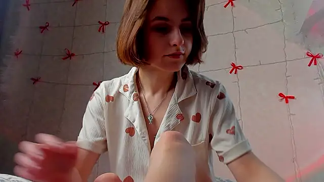 Snapshot of VelvetCaress chatting on February 2026 09:24:02 AM VelvetCaress online show from February 2026 09:24:02 AM