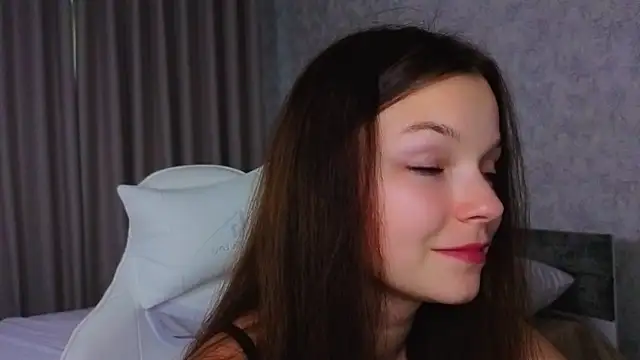 Snapshot of ElizaPizza chatting on May 2026 04:14:02 PM ElizaPizza online show from May 2026 04:14:02 PM