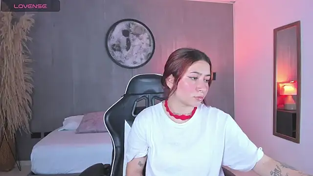 charlottee27  online show from February 2026 02:08:02 AM