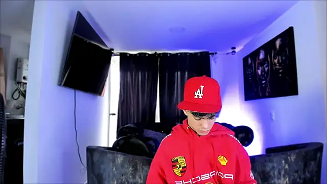 Snapshot of miguel_aguirre_ chatting on February 2026 12:26:01 PM miguel aguirre online show from February 2026 12:26:01 PM