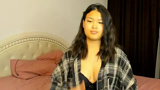 luna yum online show from February 2026 07:21:01 PM