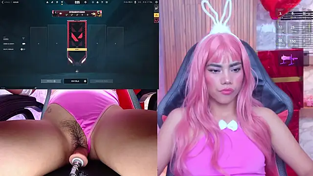 AriHale  online show from February 2026 08:59:01 PM